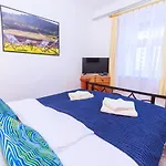 Retel Vitez Vendeghaz 3*