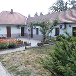 Pensjonat Retel Vitez Vendeghaz 3*