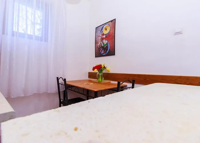 Retel Vitez Vendeghaz بيت ضيافة