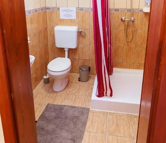 Retel Vitez Vendeghaz Πανσιόν