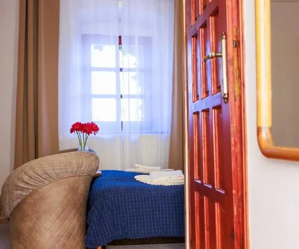 Retel Vitez Vendeghaz 3*